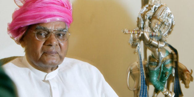 Former prime minister and leader of main opposition Bharatiya Janata Party Atal Bihari Vajpayee looks on at his residence in New Delhi, India, Sunday, July 15, 2007. Vajpayee Sunday handed over a holy Chadar, or sheet cloth, to be offered at the mausoleum of Sufi saint Khwaja Moinuddin Chisti for the annual Urs celebration in Ajmer. (AP Photo/Gurinder Osan)