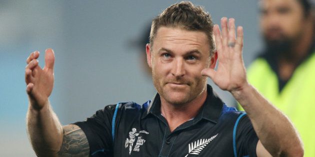 New Zealand captain Brendon McCullum wave sot the crowd following their four wicket win over South Africa in their Cricket World Cup semifinal in Auckland, New Zealand, Tuesday, March 24, 2015. (AP Photo/David Rowland)
