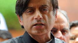 10 Reasons Why Shashi Tharoor Is Completely Wrong About Smriti