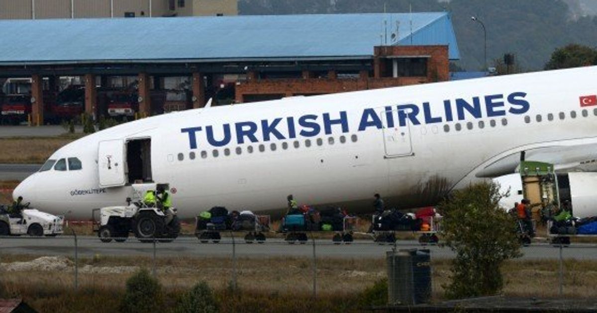 Turkish airlines аэропорт. Turkish Airlines. Turkish Airlines Istanbul. Алмарисия аирлайнес. Турецкие авиалинии ночью.