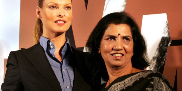 Canadian supermodel Linda Evangelista, left, and Director of Y.R. Gaitonde Center for AIDS Research and Education (Y.R.G. CARE) Suniti Solomon pose for photographers during a function to donate a check of US$ 250,000 from M.A.C., a professional makeup company, to Indian AIDS/HIV charity, in Bombay, India, Friday, Oct. 21, 2005. Evangelista who is a M.A.C. Aids Fund spokesperson presented a check to YRG CARE, a charity that helps individuals in India living and affected with HIV/AIDS. The charitable arm of M.A.C. Cosmetics has raised over US$50 million in its eleven-year history, according to a press release. (AP Photo/Rajesh Nirgude)