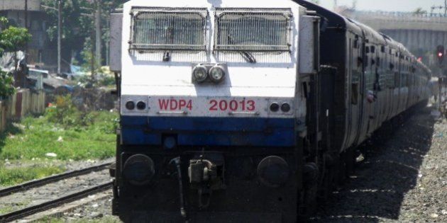SGUJ based WDP-4 loco - 20013 is skipping Siliguri Town with Delhi bound 14083 (Alipurduar-Delhi) Mahananda Express at its tow !!