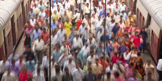 India, Mumbai, Churchgate, Churchgate Station, commuter crowds on station platform