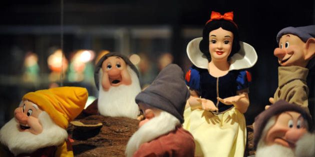 A statue of Snow White and the Seven Dwarfs owned by Michael Jackson is seen on display in Beverly Hills, California, April 13, 2009. Thousands of items owned by Jackson will be auctioned off starting April 22, 2009 by Julien's Auction and could raise between 10 and 20 million dollars.The jewel-encrusted glove is the most iconic piece, it's estimate is between 10 and 15,000 dollars, but it could easily sell for something in the region of 100 to 200,000 dollars. The Beverly Hills exhibition of Jackson items going under the hammer give a rare insight into the pop star's former life at Neverland. Extraordinarily elaborate costumes, a customised Rolls Royce limousine, antique furniture, lifesize statues of superheroes and Star Wars villains, from Batman to Darth Vader, and a fully equipped computer game arcade are among the lots. AFP PHOTO / GABRIEL BOUYS (Photo credit should read GABRIEL BOUYS/AFP/Getty Images)