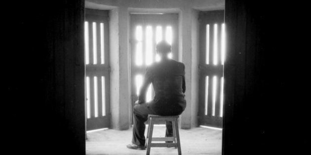 UNSPECIFIED - 1930: Waiting room of prison. RV-220872. (Photo by Gaston Paris/Roger Viollet/Getty Images)