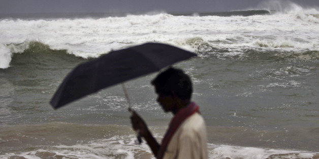 Cyclonic Storm Formed In Bay Of Bengal To Hit Puducherry By Monday ...