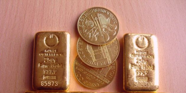 One kilogram of gold bars, gold bullion and Wiener Philharmoniker of each one troy ounce.