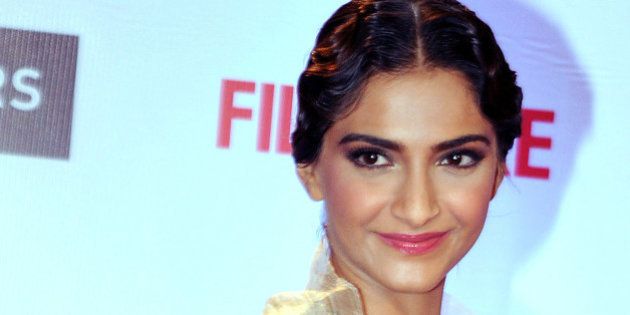 Indian Bollywood actress Sonam Kapoor attends the '61st Filmfare Awards 2016' ceremony in Mumbai on January 15, 2016. AFP PHOTO / AFP / STR (Photo credit should read STR/AFP/Getty Images)