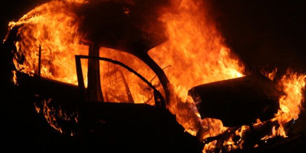 INDIA - JANUARY 12: CNG Car burning into flames due to leakage in the CNG supply at East Delhi (Photo by Qamar Sibtain/The India Today Group/Getty Images)
