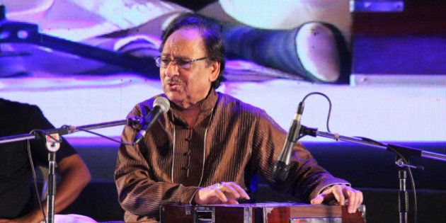 THIRUVANANTHAPURAM, INDIA - JANUARY 15: Pakistani Ghazal Maestro Ghulam Ali performs during musical concert at Nishagandhi Auditorium on January 15, 2016 in Thiruvananthapuram, India. The 75-year-old singer is in Kerala as the states guest and the event was organised on behalf of the Kerala government. Two of Ali's scheduled concerts in Mumbai and Pune in October were cancelled following protests from Shiv Sena. (Photo by Vivek Nair/Hindustan Times via Getty Images)