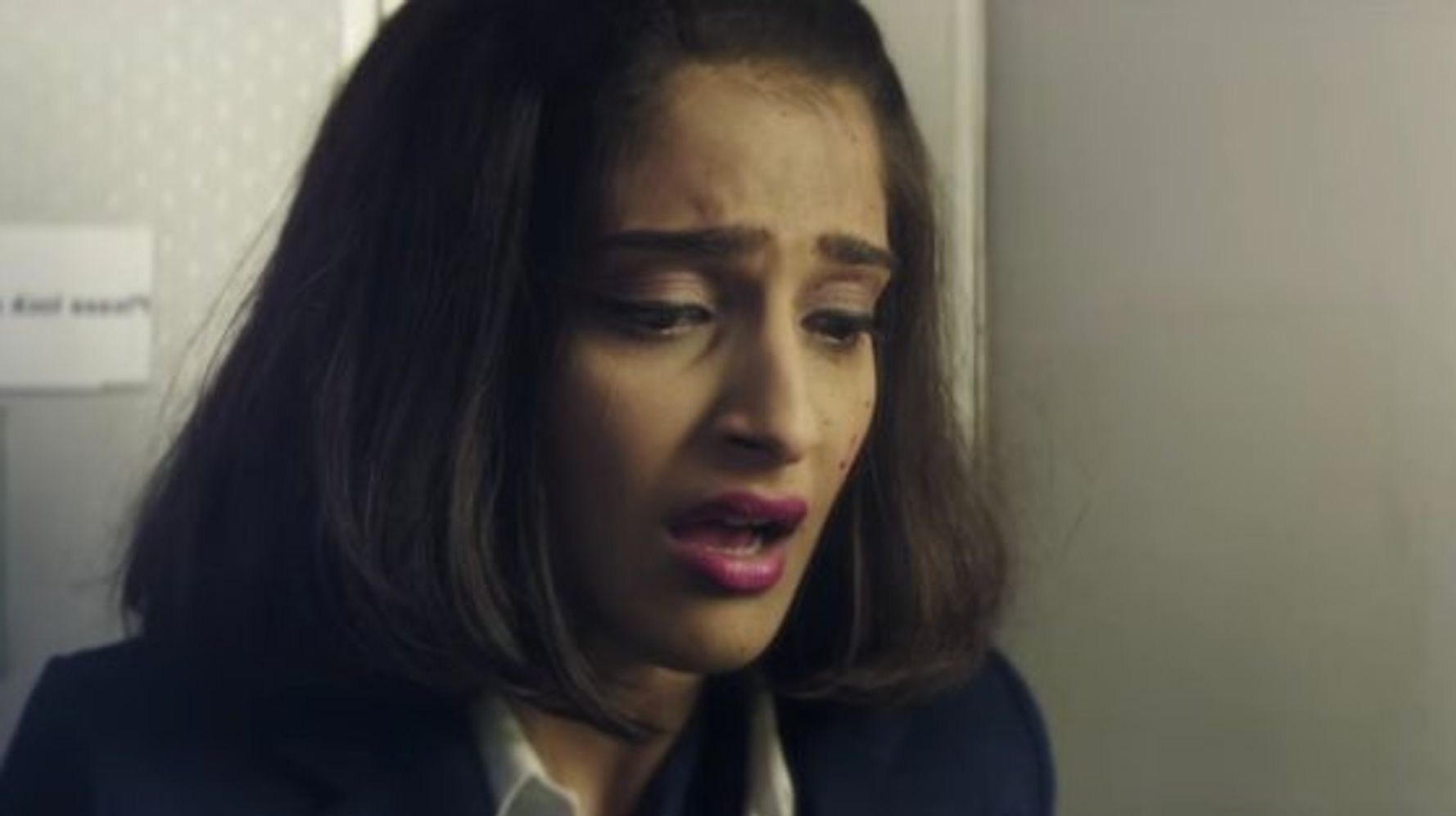 'Neerja' Review: A Fitting Tribute | HuffPost null