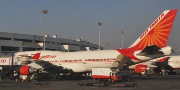 Registration: VT-ESOAirline: Air IndiaAircraft: Boeing 747-437Construction Number (MSN): 27165Delivery: 10-12-1993Flight Details: AI 964 / Rajiv Gandhi International Airport (HYD) - Chhatrapati Shivaji International Airport (BOM)