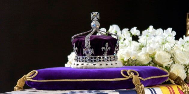 LONDON, UNITED KINGDOM - APRIL 08: A Close-up Of The Coffin With The Wreath Of White Flowers And The Queen Mother's Coronation Crown With The Priceless Koh-i-noor Diamond. (Photo by Tim Graham/Getty Images)