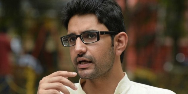 Abhitej Singh Sandhu, the grand nephew of martyred freedom fighter Bhagat Singh, talks to a journalist after a press conference in Bangalore on October 27, 2015. Abhitej, who is part of the apolitical movement, Shaheed-e-Aalam addressed a press conference. AFP PHOTO/Manjunath KIRAN (Photo credit should read MANJUNATH KIRAN/AFP/Getty Images)