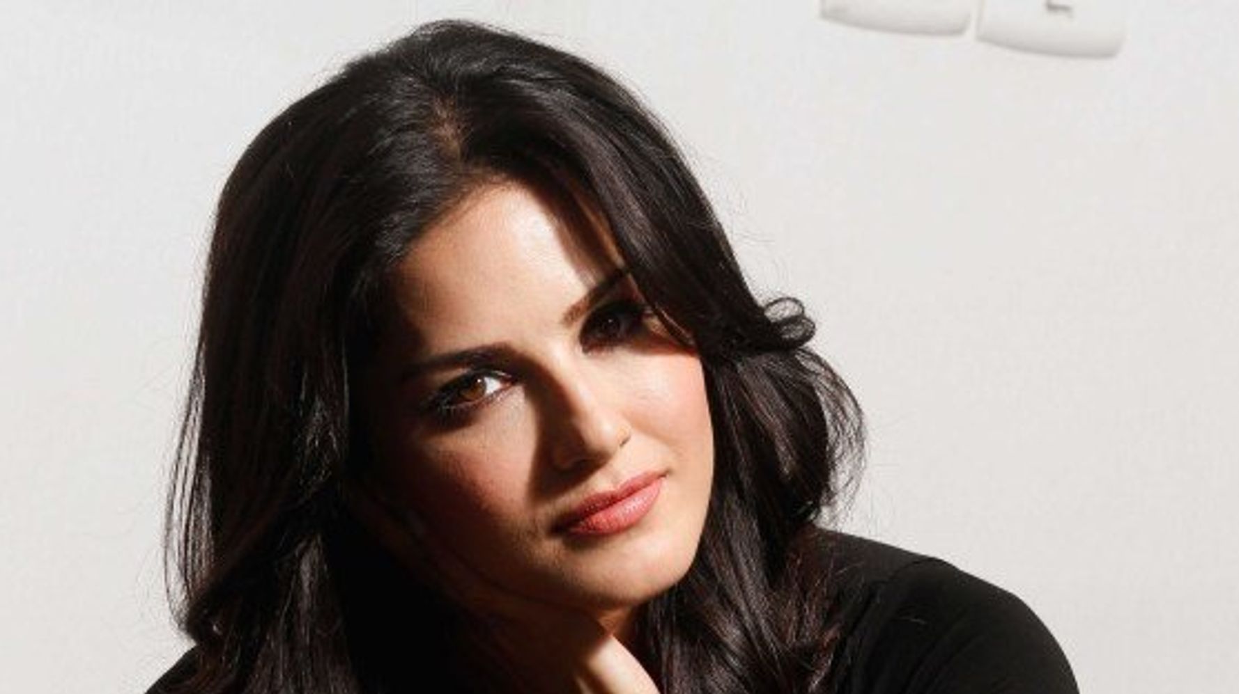 Sunny Sxx - Sunny Leone's Movies Are Tanking At The Box-Office And She Has No Idea Why  | HuffPost News