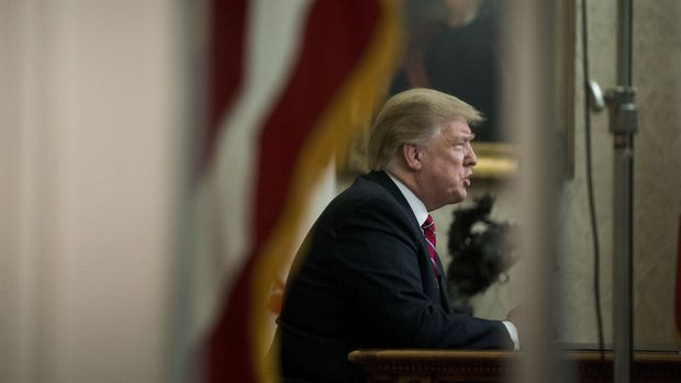 U.S. President Donald Trump speaks during an address on border security in the Oval Office of the White House in Washington, D.C., U.S., on Tuesday, Jan. 8, 2019. Trump demanded Congress provide billions more for border security in a prime-time address to the nation, stopping short of declaring a national emergency and giving little indication of a quick end to a paralyzing political dispute over his proposed wall on the Mexican border. Photographer: Kevin Dietsch/Pool via Bloomberg