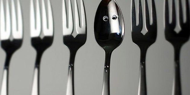 Como os bons testes de Inteligência Emocional (IE) não são gratuitos, o médico Travis Bradberry analisou os dados de mais de 1 milhão de pessoas que a TalentSmart testou com o objetivo de identificar comportamentos que dão sinais claros se você tem alta IE.