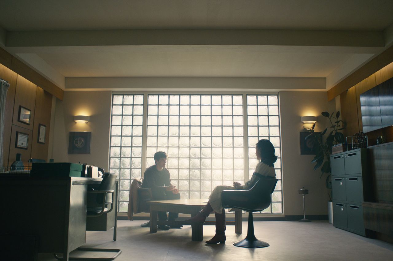 Stefan visits his therapist in one scene from 'Bandersnatch'