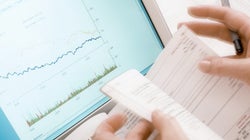 3h e 20min do seu trabalho por dia pro governo - e você nem