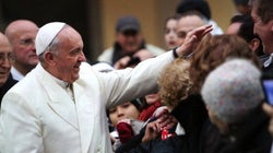 No Vaticano do papa Francisco, os sem-teto recebem tratamento