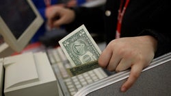 O dólar subiu? Saiba como economizar na sua viagem para o
