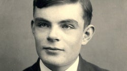 Alan Turing recebeu perdão póstumo, mas ainda há milhares de vítimas daquela lei