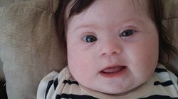 Louise, minha filha, 4 meses, dois braços, duas pernas e um cromossomo a