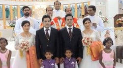 Este casamento só tem gêmeos: noivos, noivas, padres, daminhas e