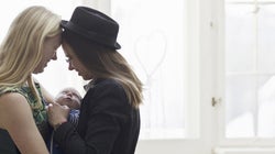 Ser mãe e lésbica é ser invisível duas