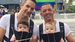 Sou pai e sou gay: O que eu aprendi no primeiro ano de meus filhos