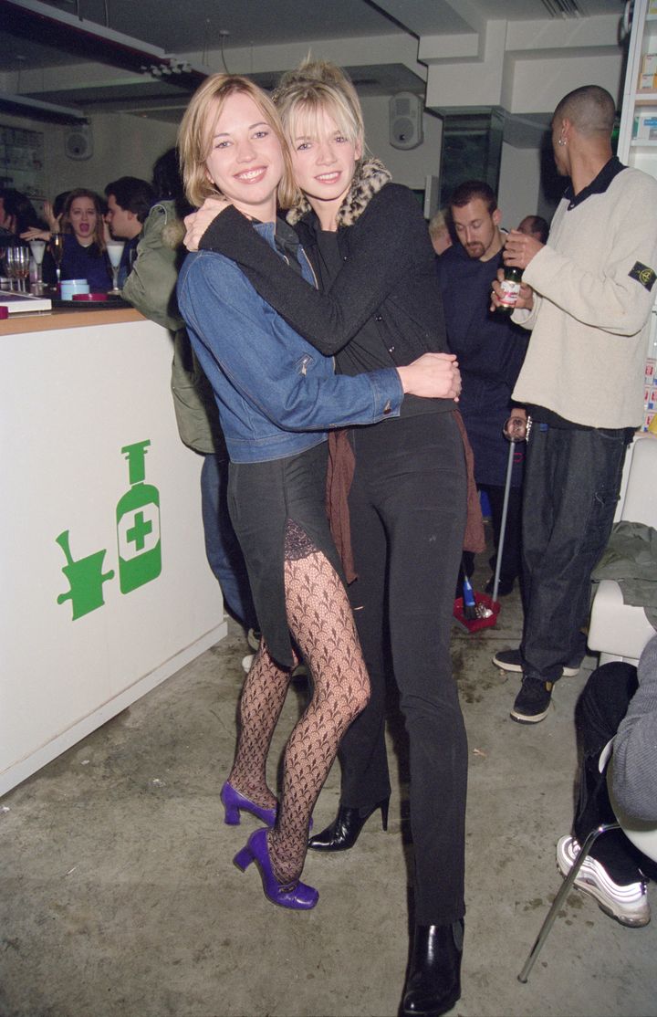 Zoë and Sara Cox in 1998 