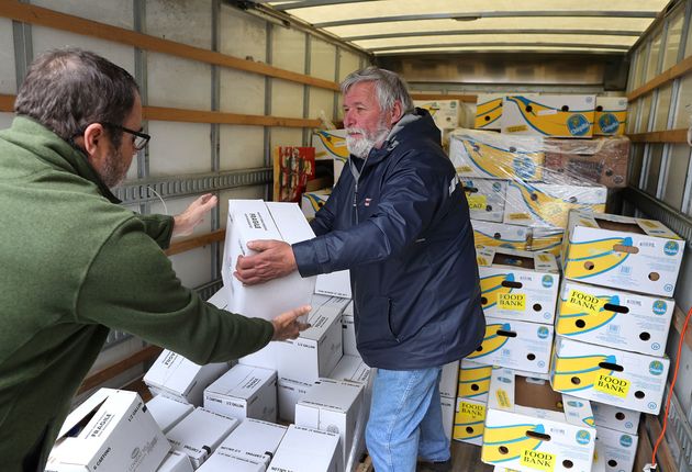 Food Pantries Help Federal Workers Coast Guard Amid Shutdown