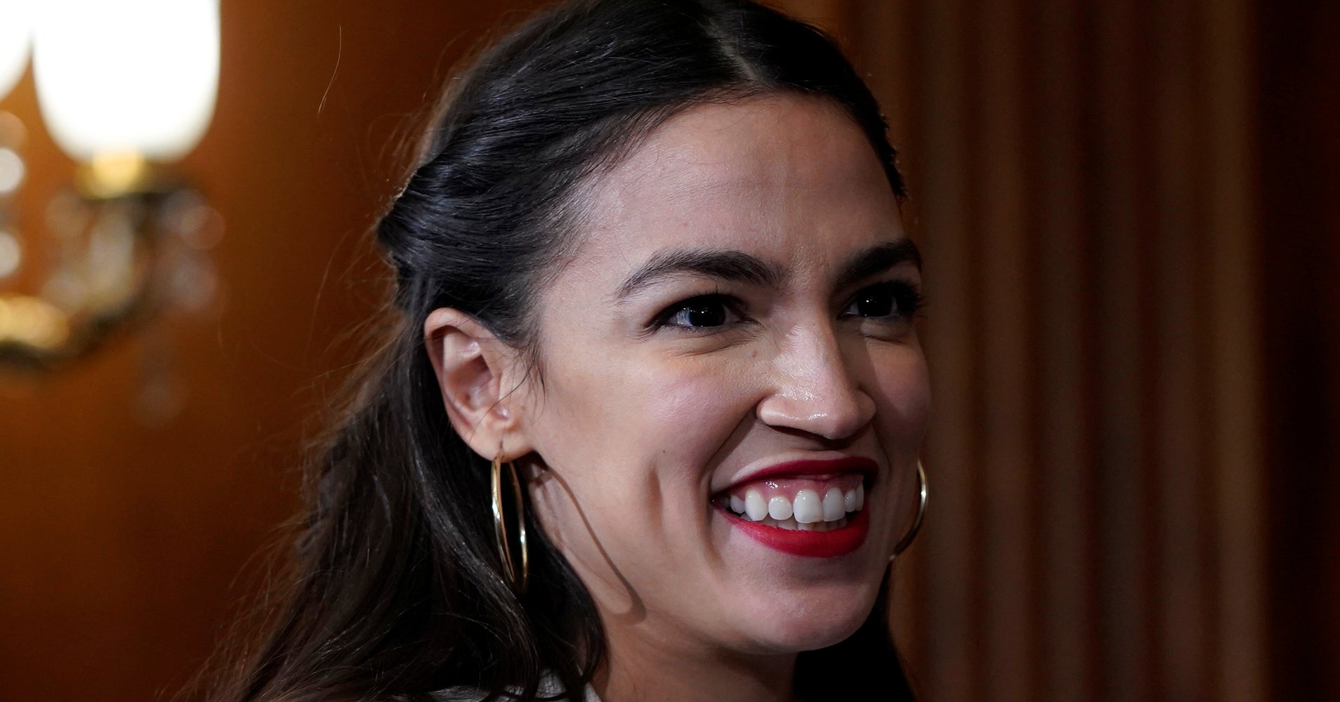 Alexandria Ocasio Cortez Rockets Into Social Media Stardom Huffpost 8449