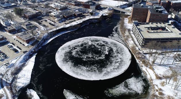 ΗΠΑ: Γιγαντιαίος δίσκος από πάγο σε ποταμό του