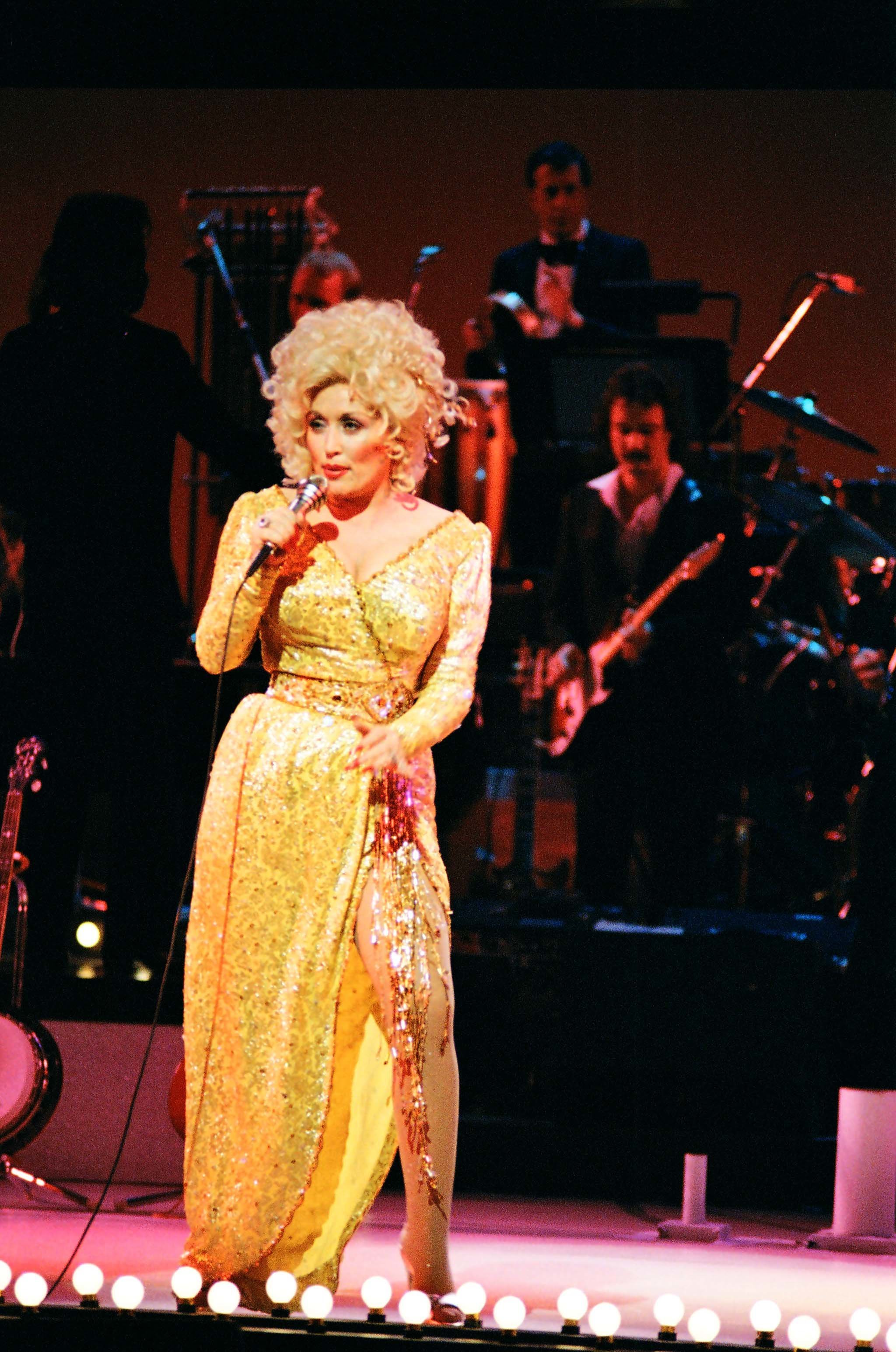 Dolly Parton's Legendary Style Through The Years, Seen In 50 Photos ...