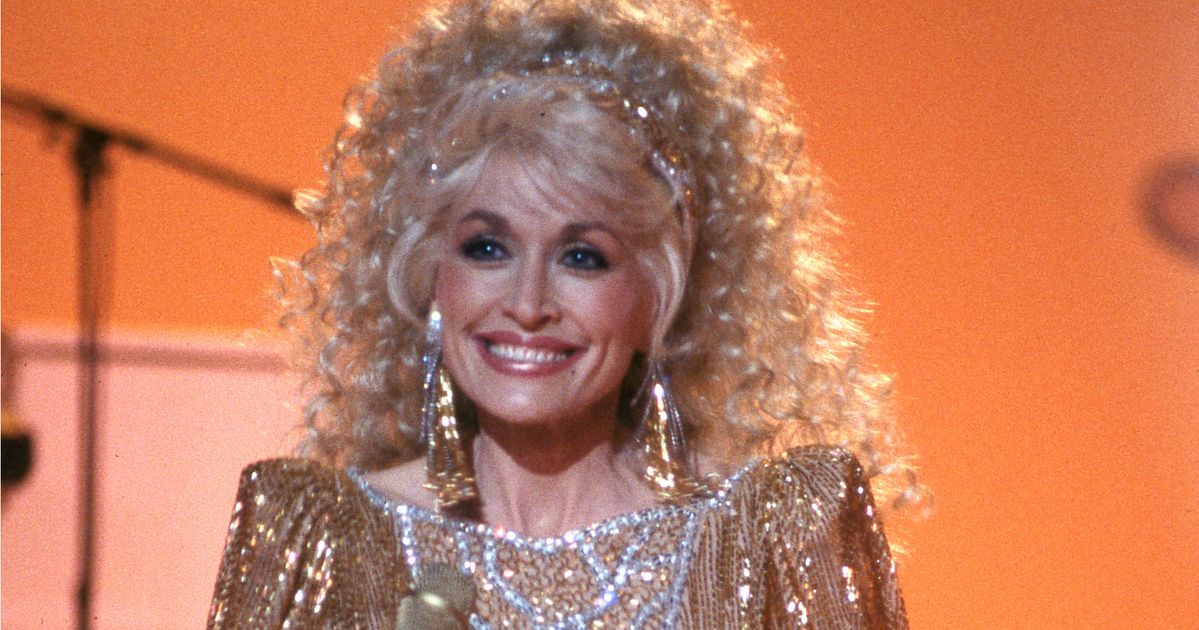 Dolly Parton's Legendary Style Through The Years, Seen In 50 Photos