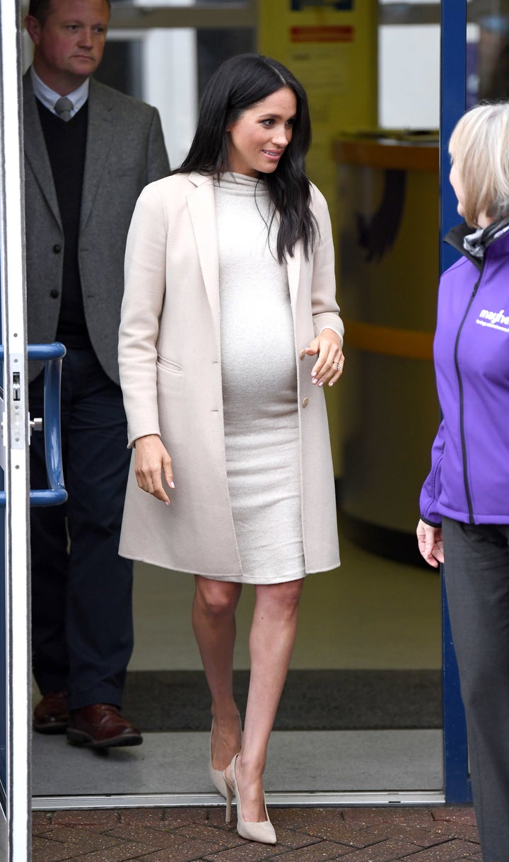 Meghan Markle Wore A $35 Maternity Dress From H&M