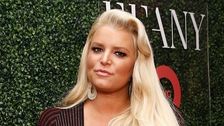 Jessica Simpson's '10 Year Challenge' Photo Pokes Fun At Her Swollen Ankles