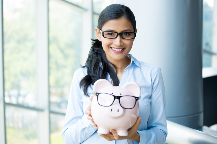 <i>This woman saved so much with ELSS she bought her piggy bank a pair of glasses!</i>