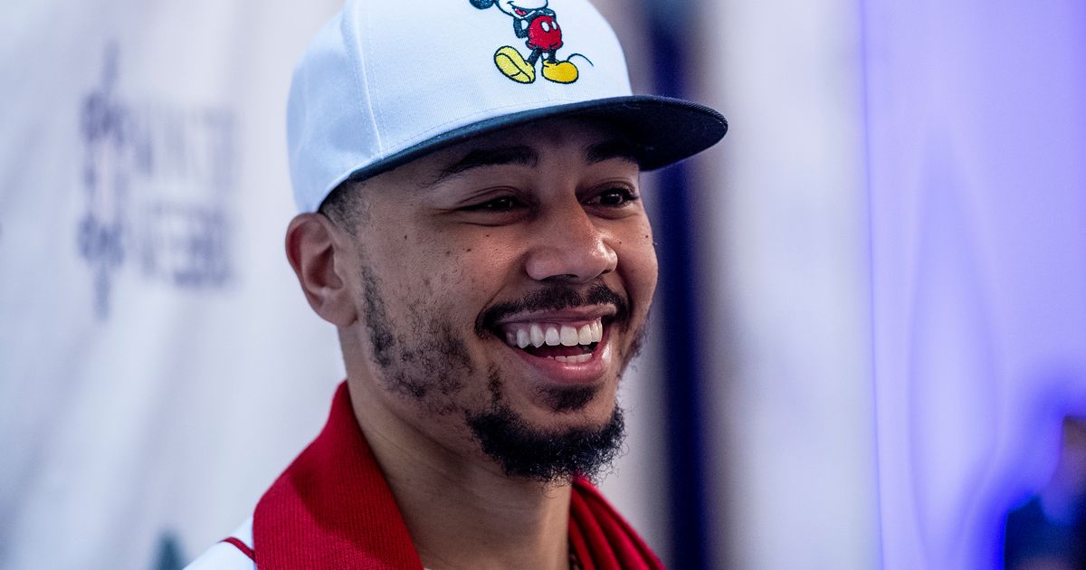 World Series: Red Sox's Mookie Betts fed homeless after Game 2