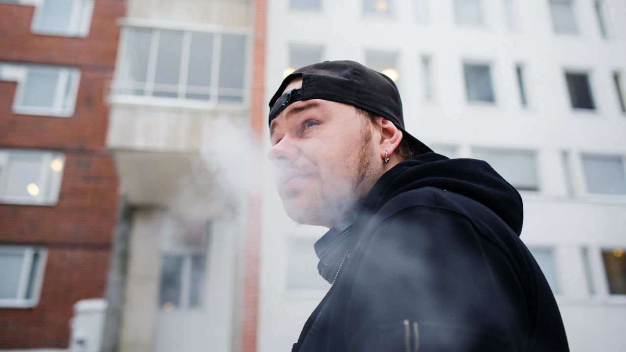 Thomas Salmi, 25 years old, was homeless for three years. His troubles lead back to his teenage years when he lived in a children's home and suffered from anxiety and aggressiveness. Now he is a part of a street-patrolling group that helps drug users and homeless people in the Helsinki area.