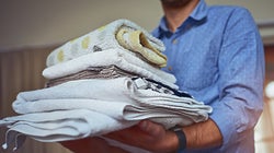 Mein Mann kocht und putzt – deswegen muss ich mich nicht 'glücklich'