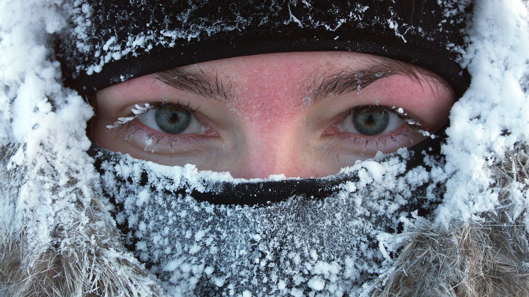 How To Stop Dry Skin During The Winter Cold Huffpost Uk Life 2066