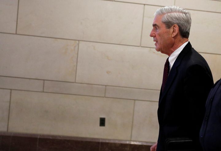   Special Attorney Robert Mueller Leaves Locals After Briefing US House Intelligence Committee on Potential Investigation 