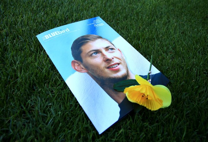 Cardiff paid an emotional tribute to Emiliano Sala on Saturday.