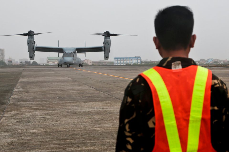 U.S. Marines Provide Humanitarian Aid in Philippines