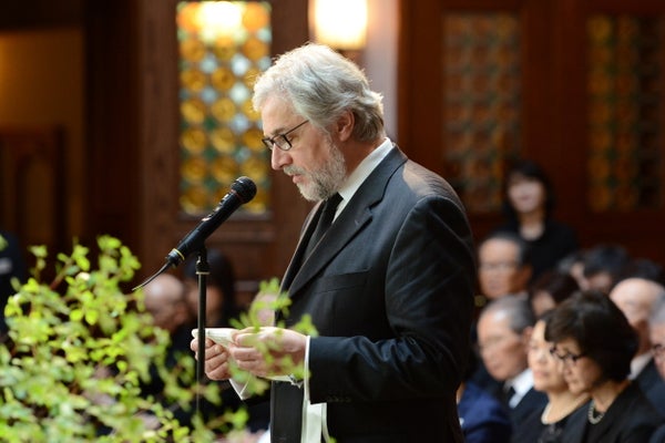 高畑勲さん お別れ会 宮崎駿監督は声を詰まらせながら 亡き盟友を偲んだ 追悼文全文 ハフポスト Project 高畑勲さん お別れ会 宮崎駿監督は声を詰まらせながら 亡き盟友を偲んだ 追悼文全文 ハフポスト Project