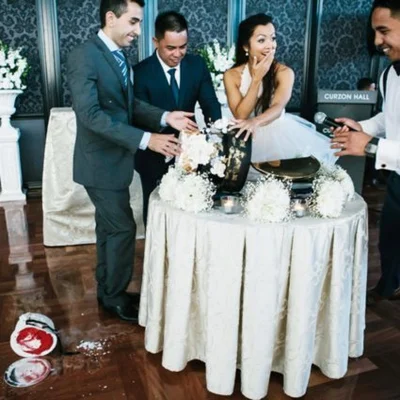仲良しカップル 1966年に着たウェディングドレスで50回目の結婚記念日を祝う 画像集 ハフポスト Life