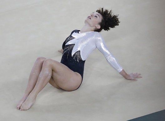 リオ金メダルの体操選手 里親を 両親ではない といったコメンテーターに素敵な返答 ハフポスト Life リオ金メダルの体操選手 里親を 両親ではない といったコメンテーターに素敵な返答 ハフポスト Life