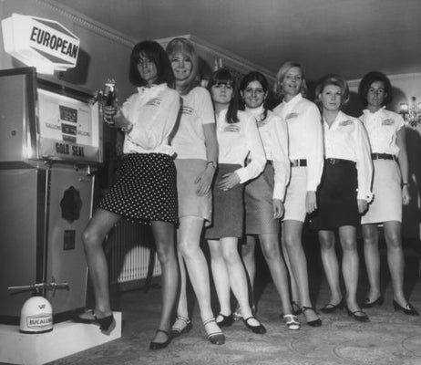 ミニスカートは 60年代から現代までこんなに進化した 画像集 ハフポスト Life ミニスカートは 60年代から現代までこんなに進化した 画像集 ハフポスト Life